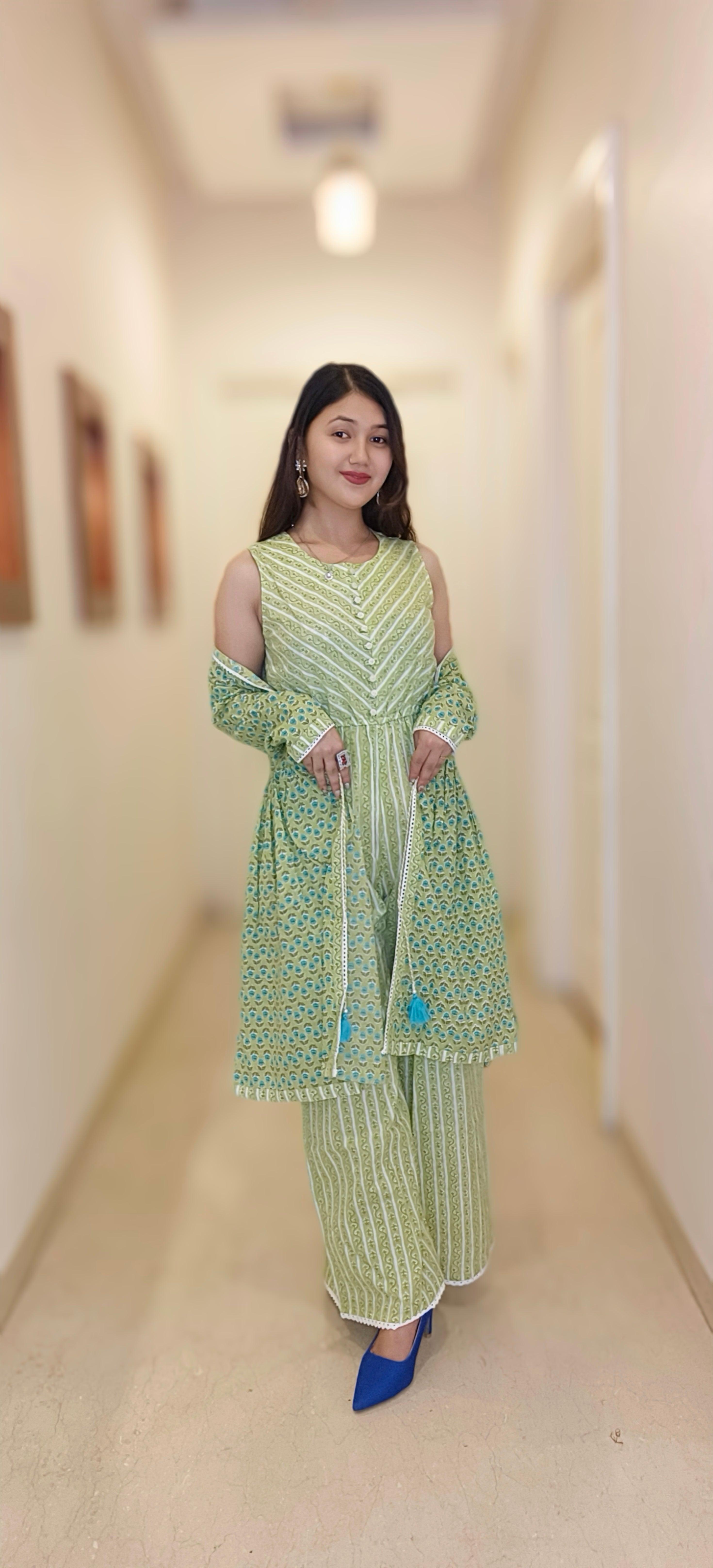 GREEN
