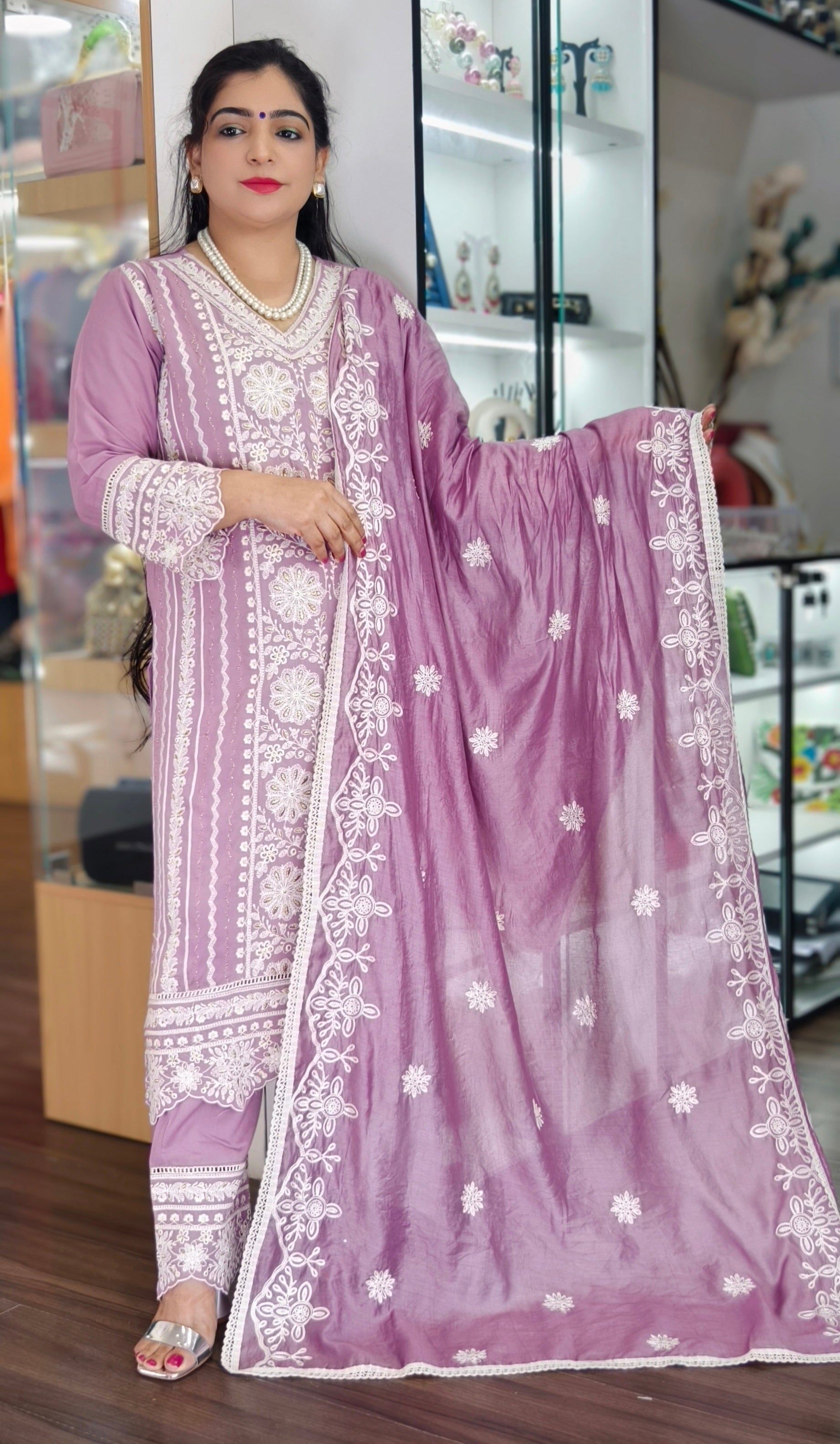 LILAC AND WINE-COLORED COTTON DUPATTA WITH A COMPLETE PRINTED DESIGN