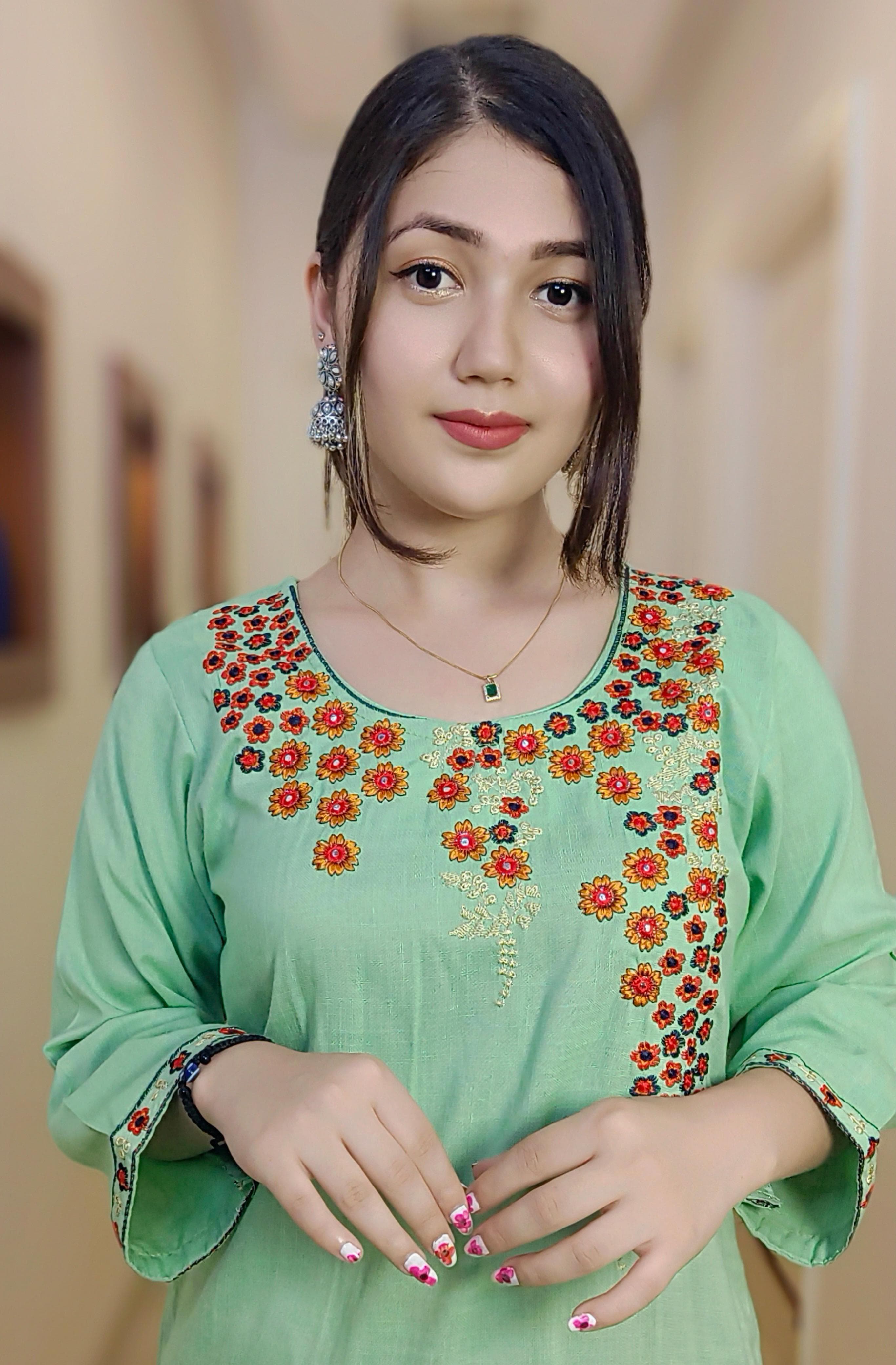 LIGHT GREEN