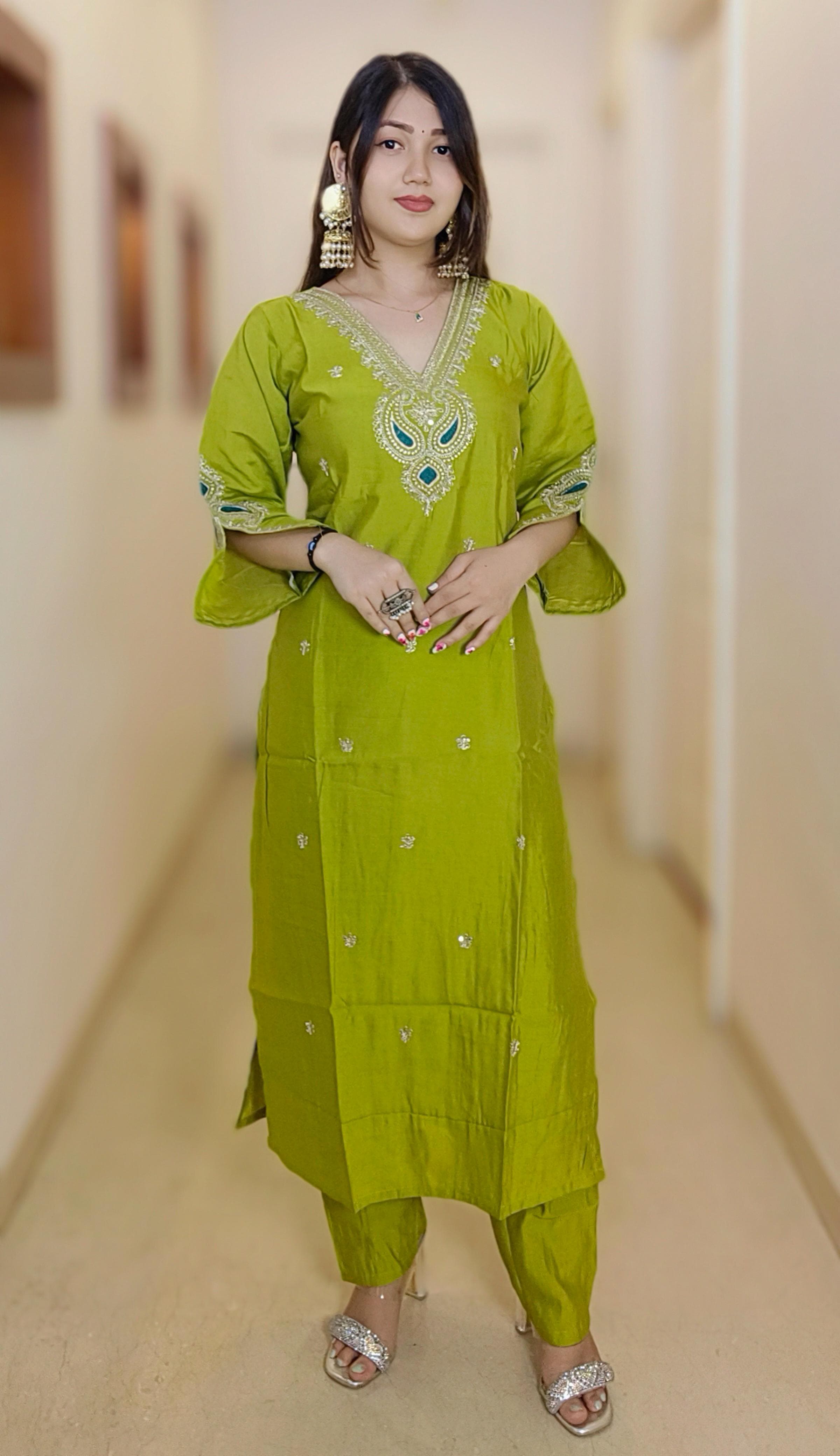 MEHANDI GREEN