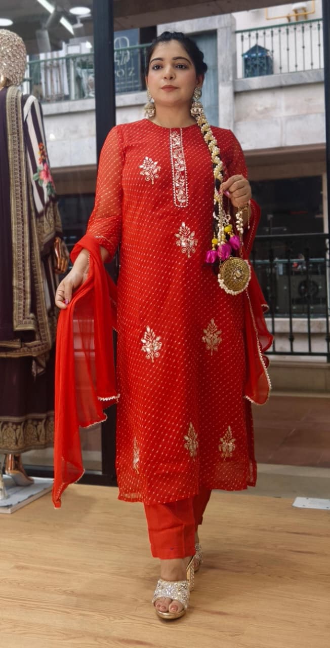 Premium Emerald Green and Red Georgette Suit Set with Leheriya Print &amp; Dupatta ✨